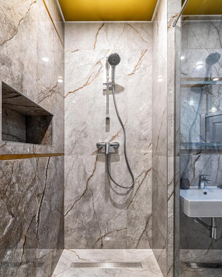 2 - Bedroom Apartments Galicia إلفيف المظهر الخارجي الصورة